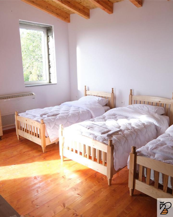 Xhaferri Guesthouse Zhaban Esterno foto