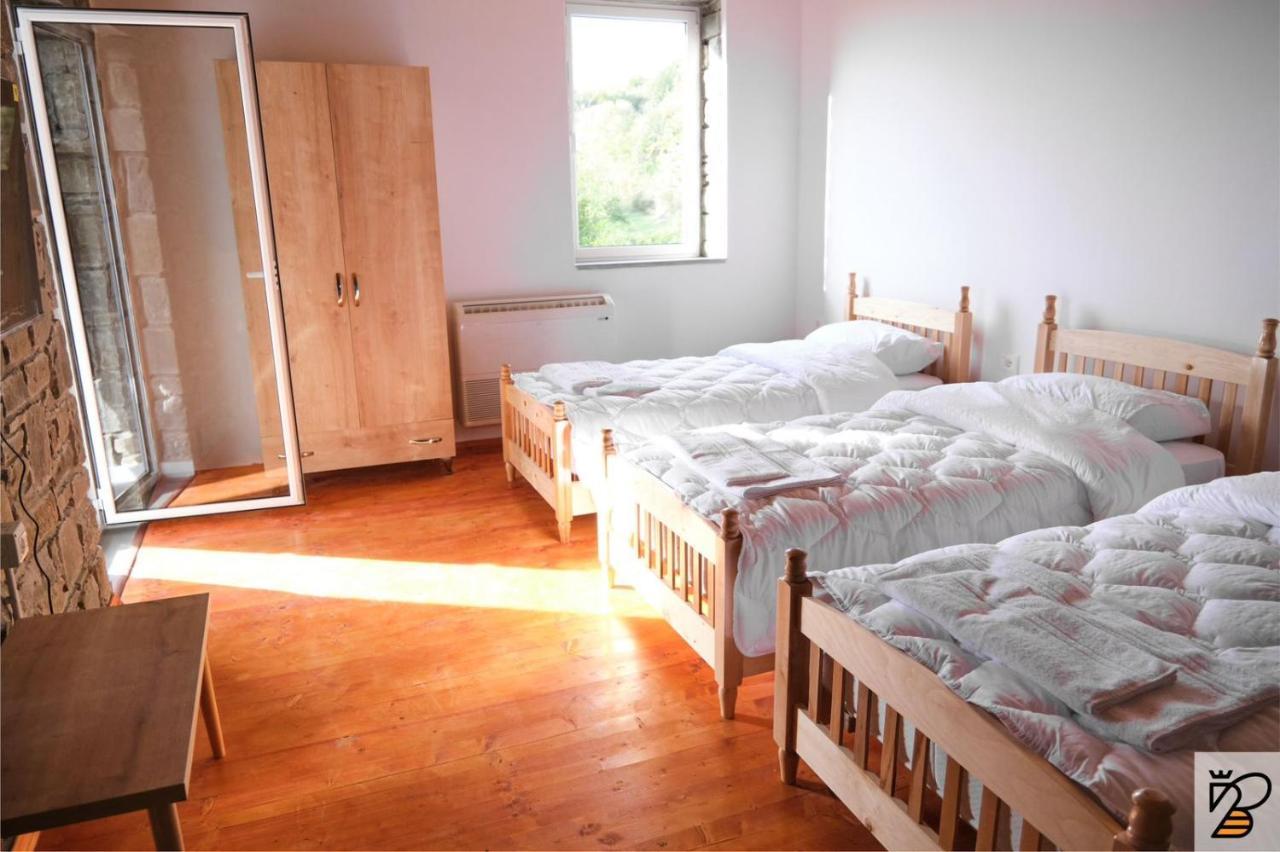Xhaferri Guesthouse Zhaban Esterno foto