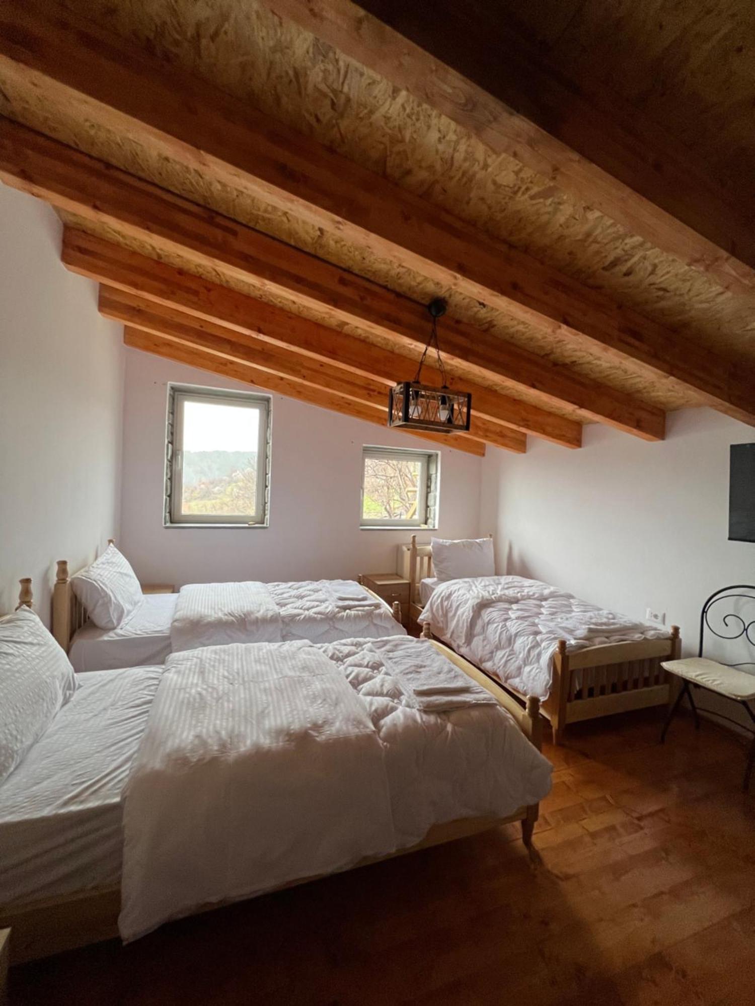 Xhaferri Guesthouse Zhaban Esterno foto