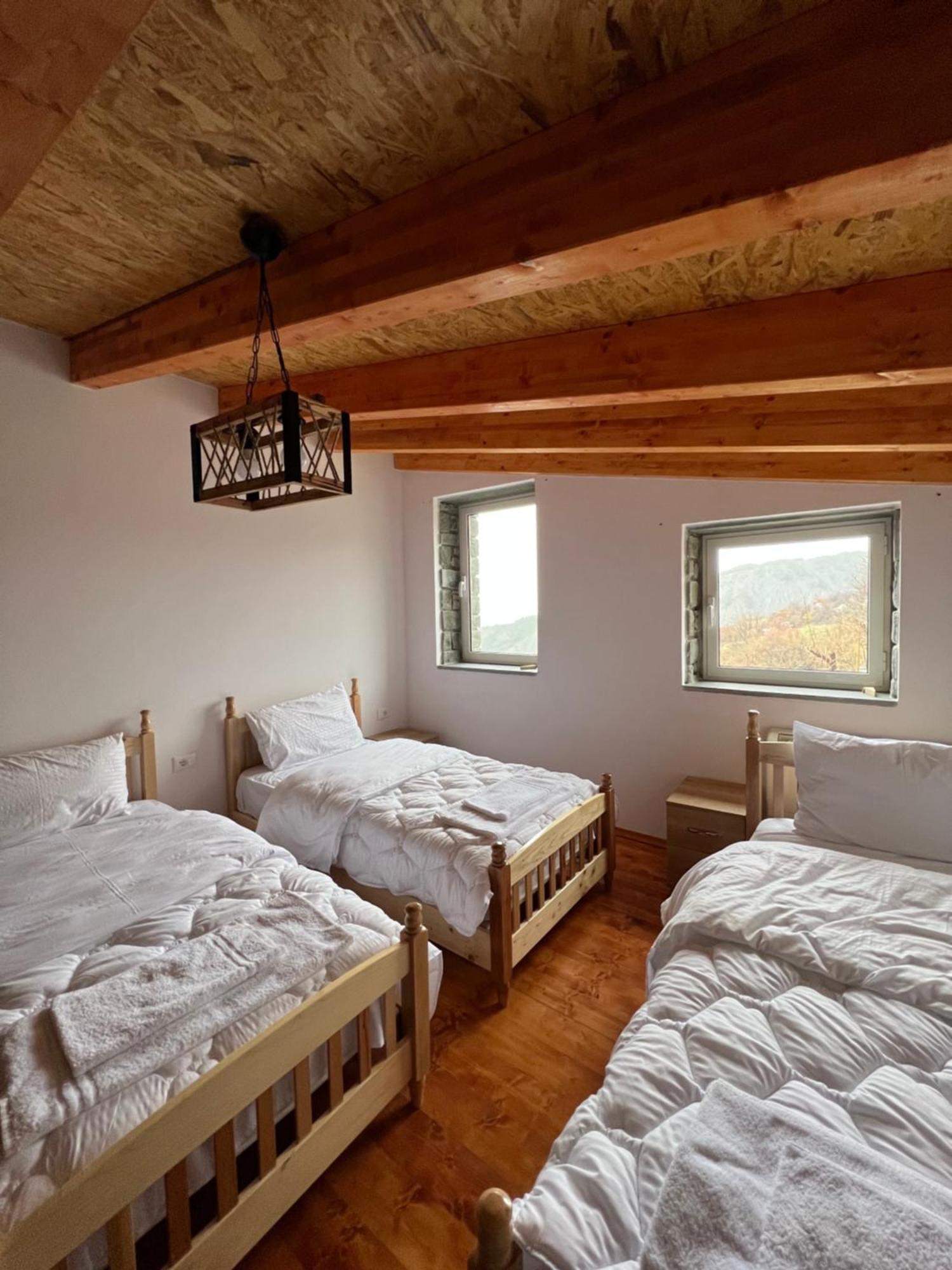 Xhaferri Guesthouse Zhaban Esterno foto